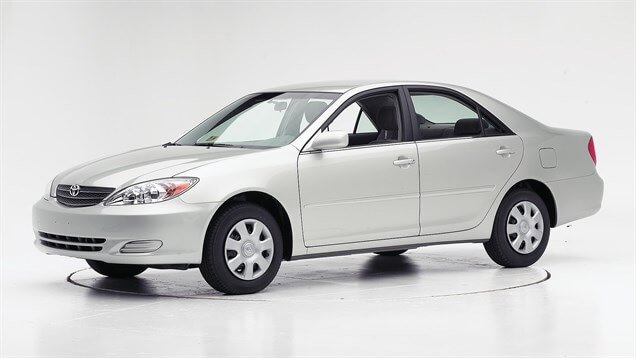 Toyota-Camry-2004-